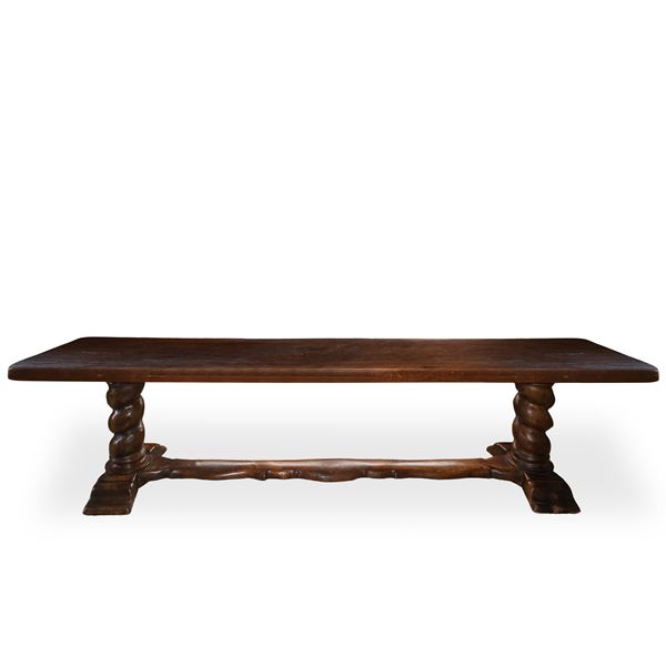 Refectory with torchon feet and large walnut top