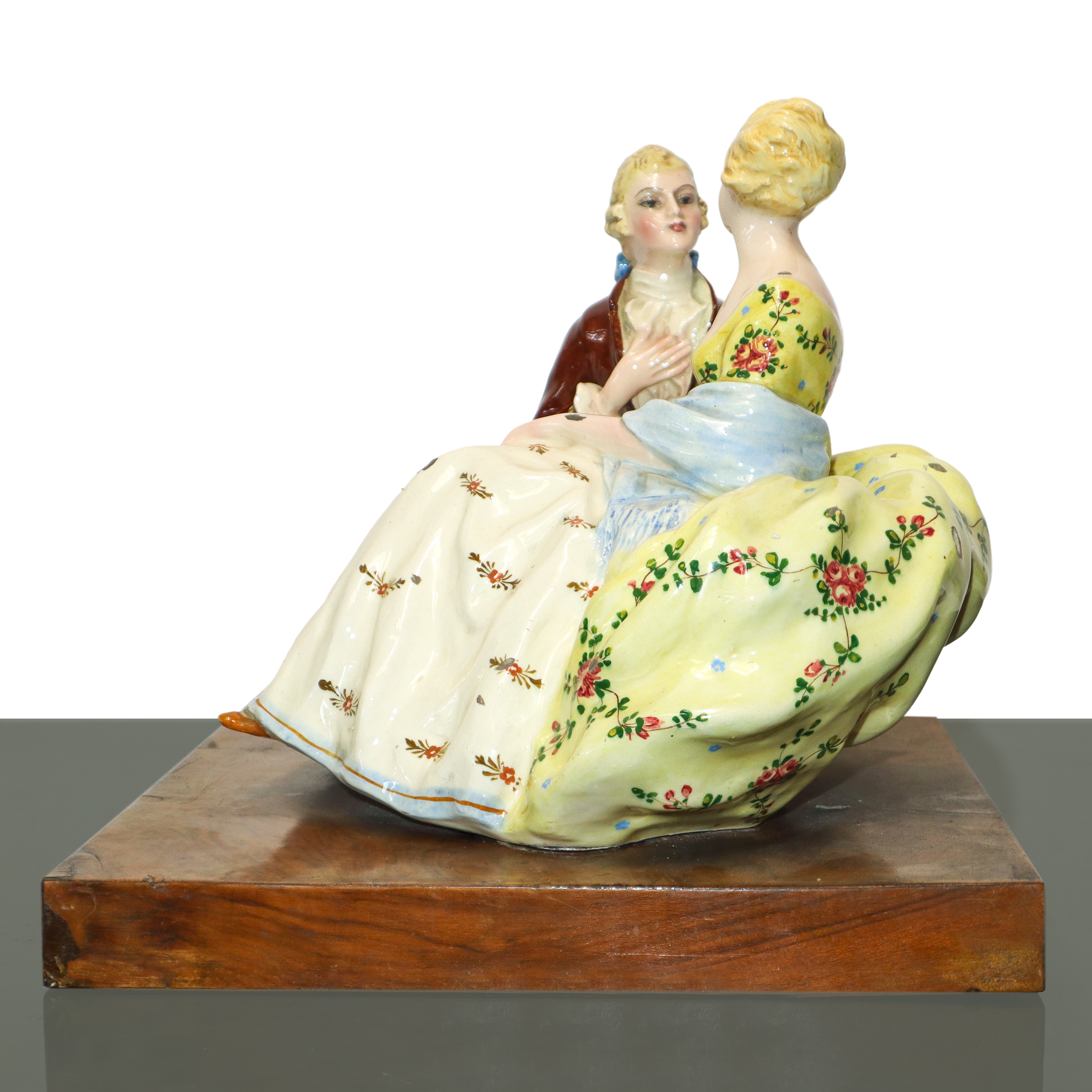 Scultore non identificato, Coppia di giovani, scultura in porcellana dipinta policroma