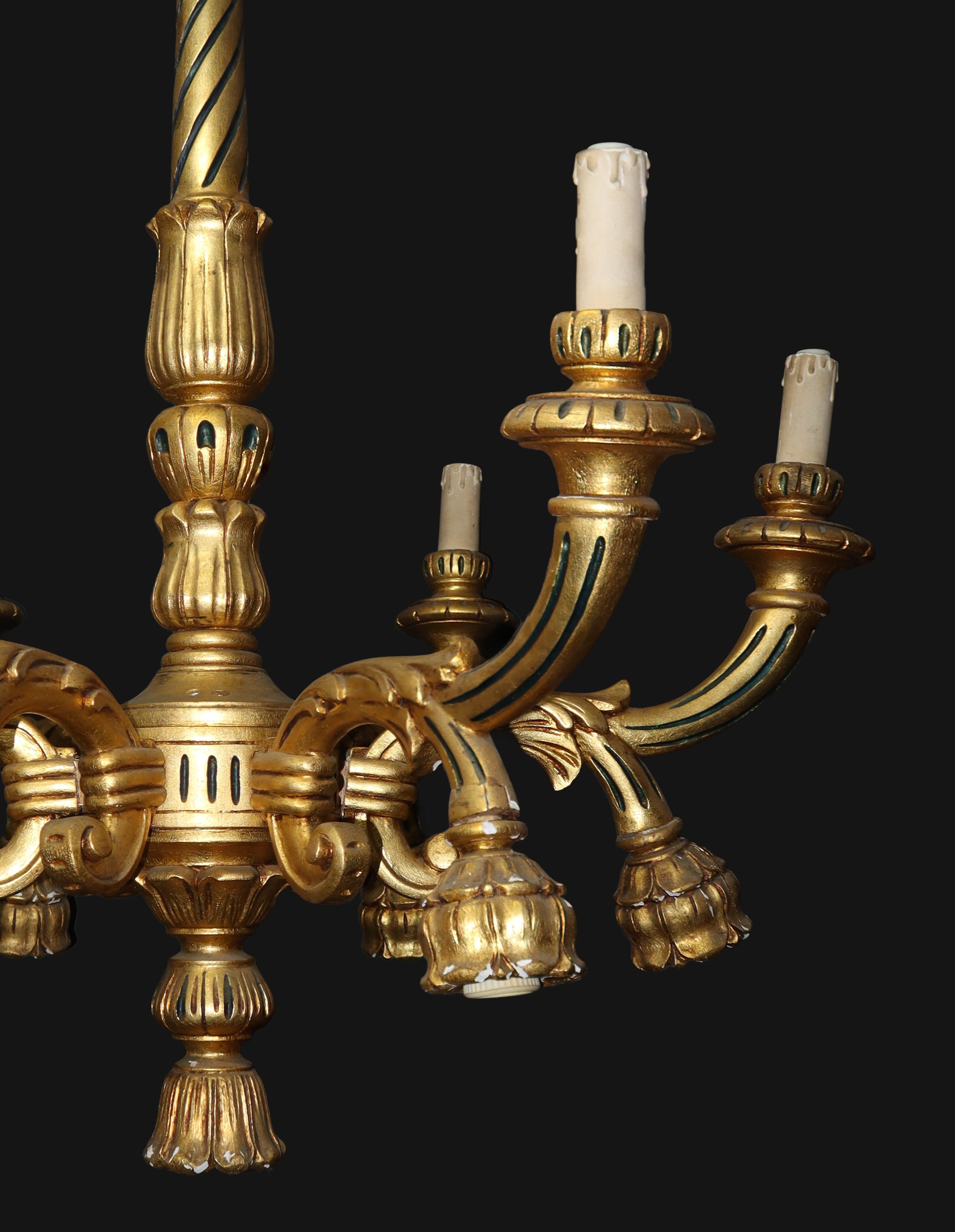 Lampadario in legno dorato, h 92 cm, 83 cm