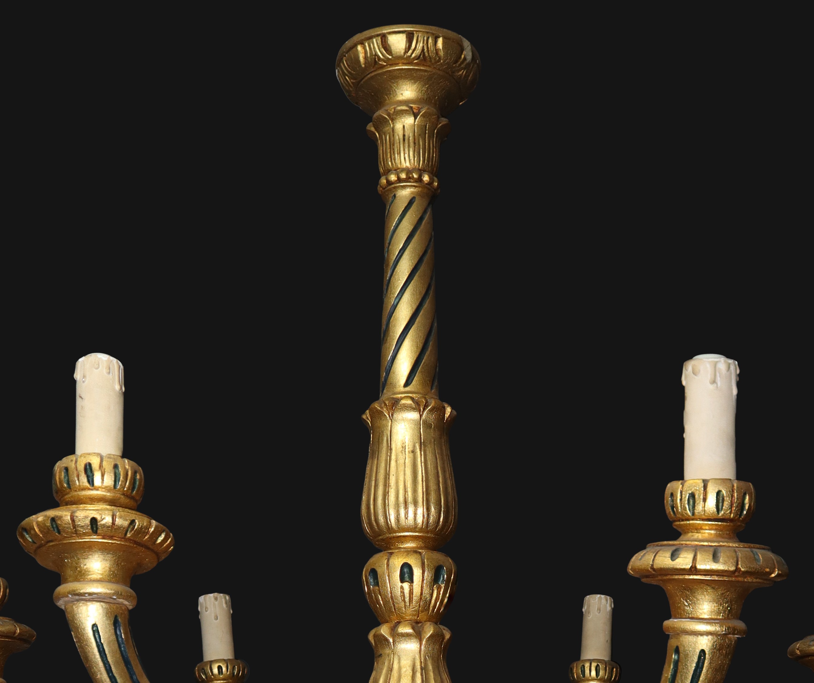 Lampadario in legno dorato, h 92 cm, 83 cm