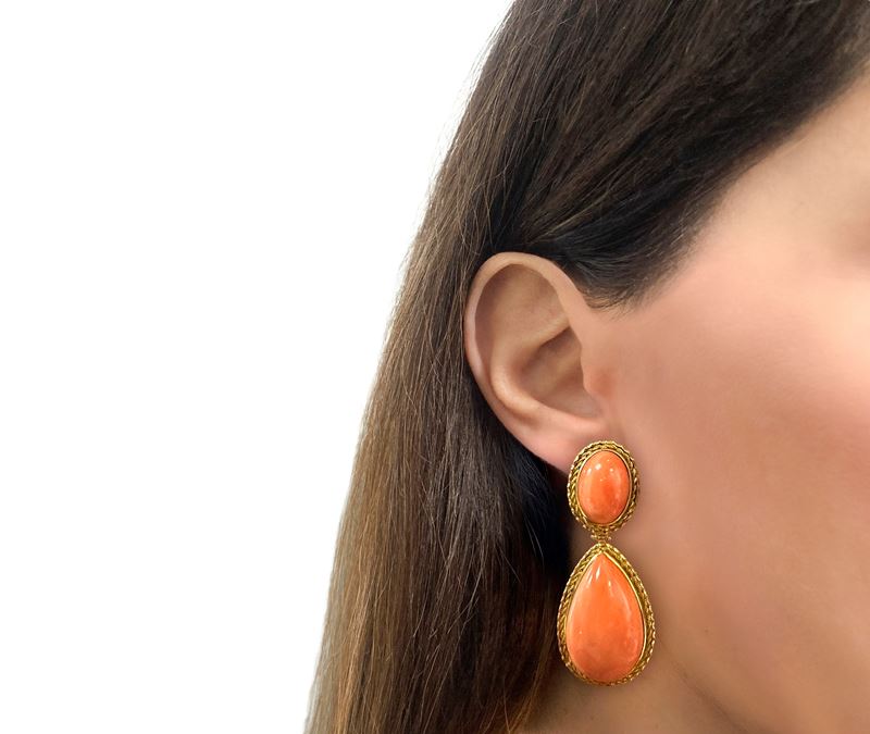 Orecchini in oro giallo 18 kt e corallo