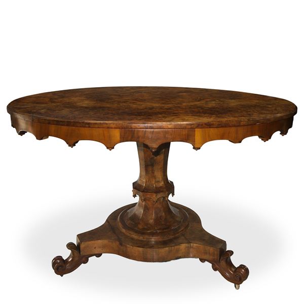 Oval table in walnut burl