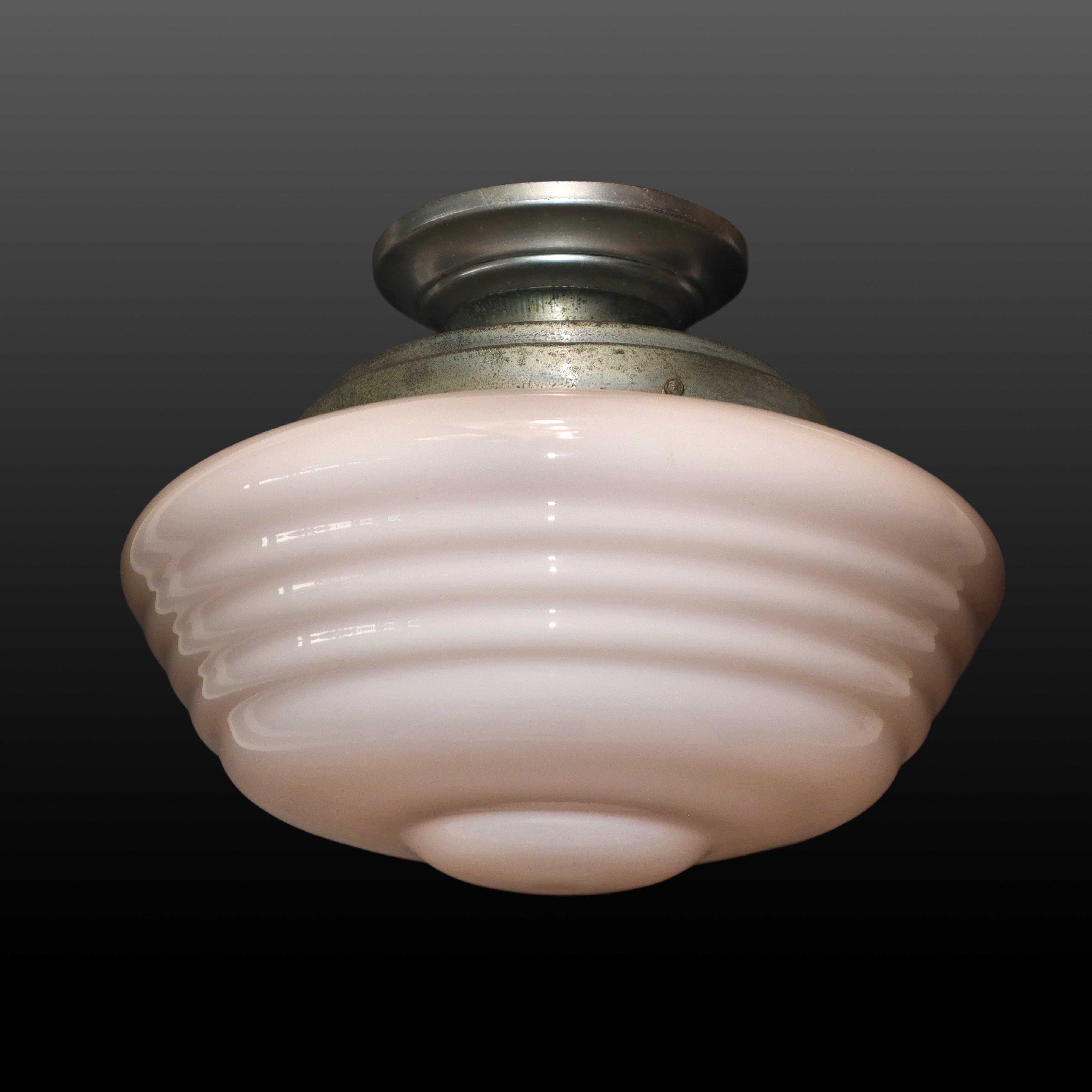 Lampadario Decò in opaline rosa