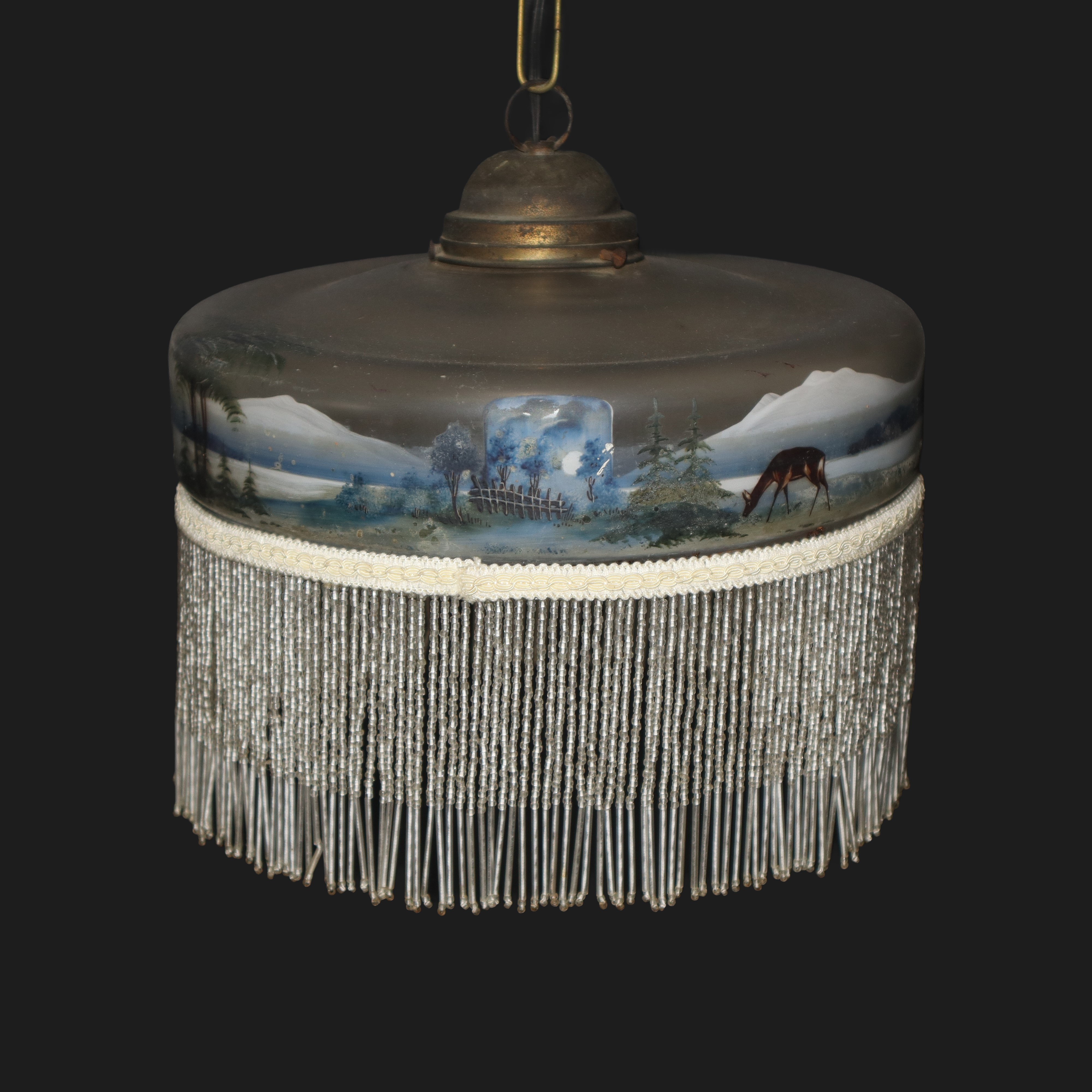 Lampadario Liberty in vetro dipinto con paesaggio con frangia di perline a giro