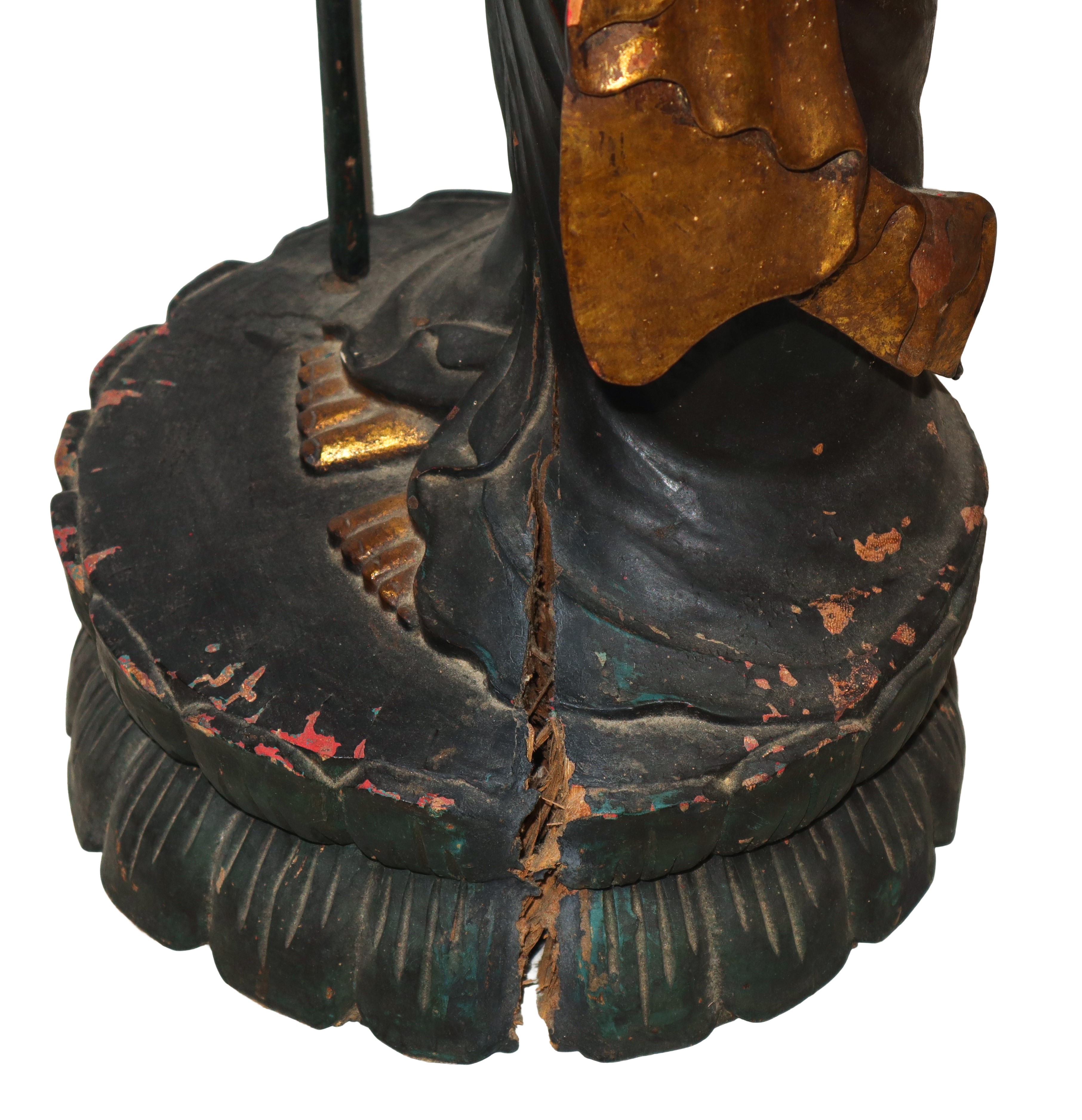 Buddha ligneo policromo tempera e oro