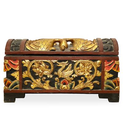 Scrigno balinese, legno intagliato con decorazioni floreali e volatili, dipinto policromo