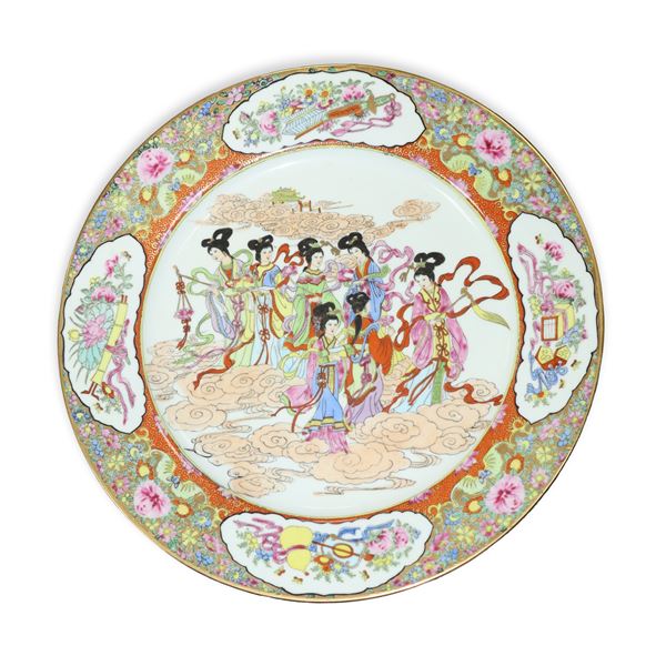 Piatto cinese da muro in porcellana decorata a mano con scene femminili