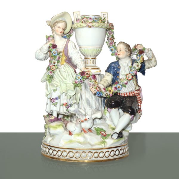 Porcelain Meissen - Allegory of Love with Garlands of Flowers, polychrome porcelain sculpture