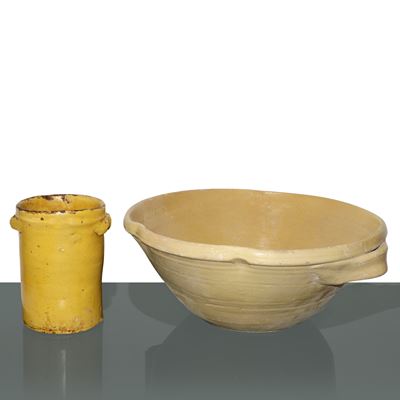 Maiolica di Caltagirone, Lemmo e Saliera monocrome