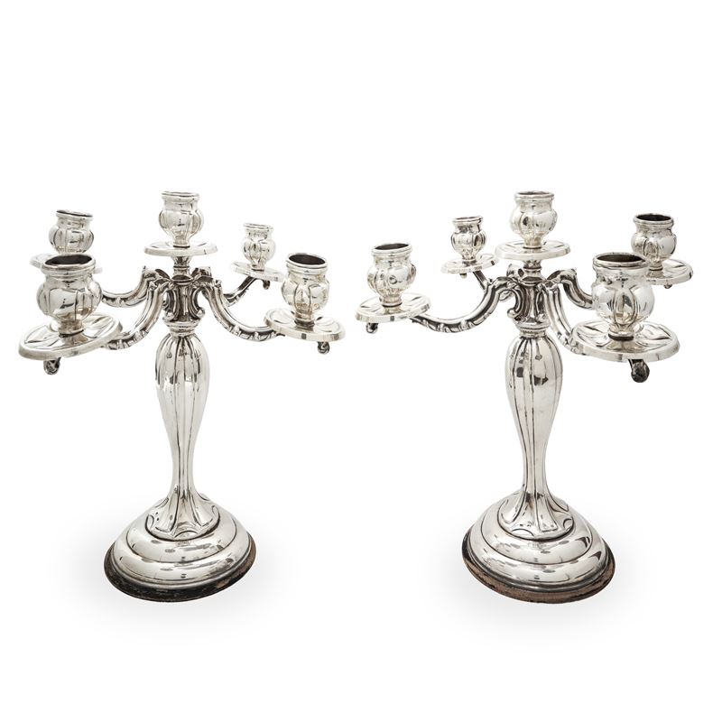 Coppia di candelabri a 5 fiamme in argento 800