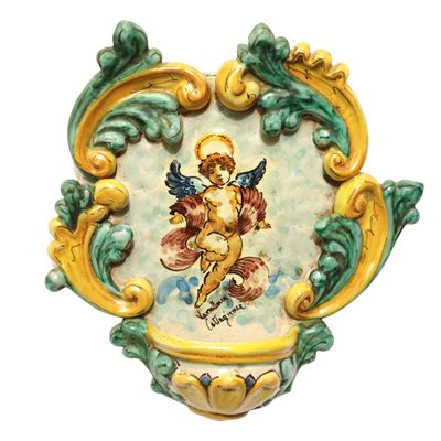 Riccardo Varsallona, Acquasantiera in maiolica di Caltagirone, decorata con putto