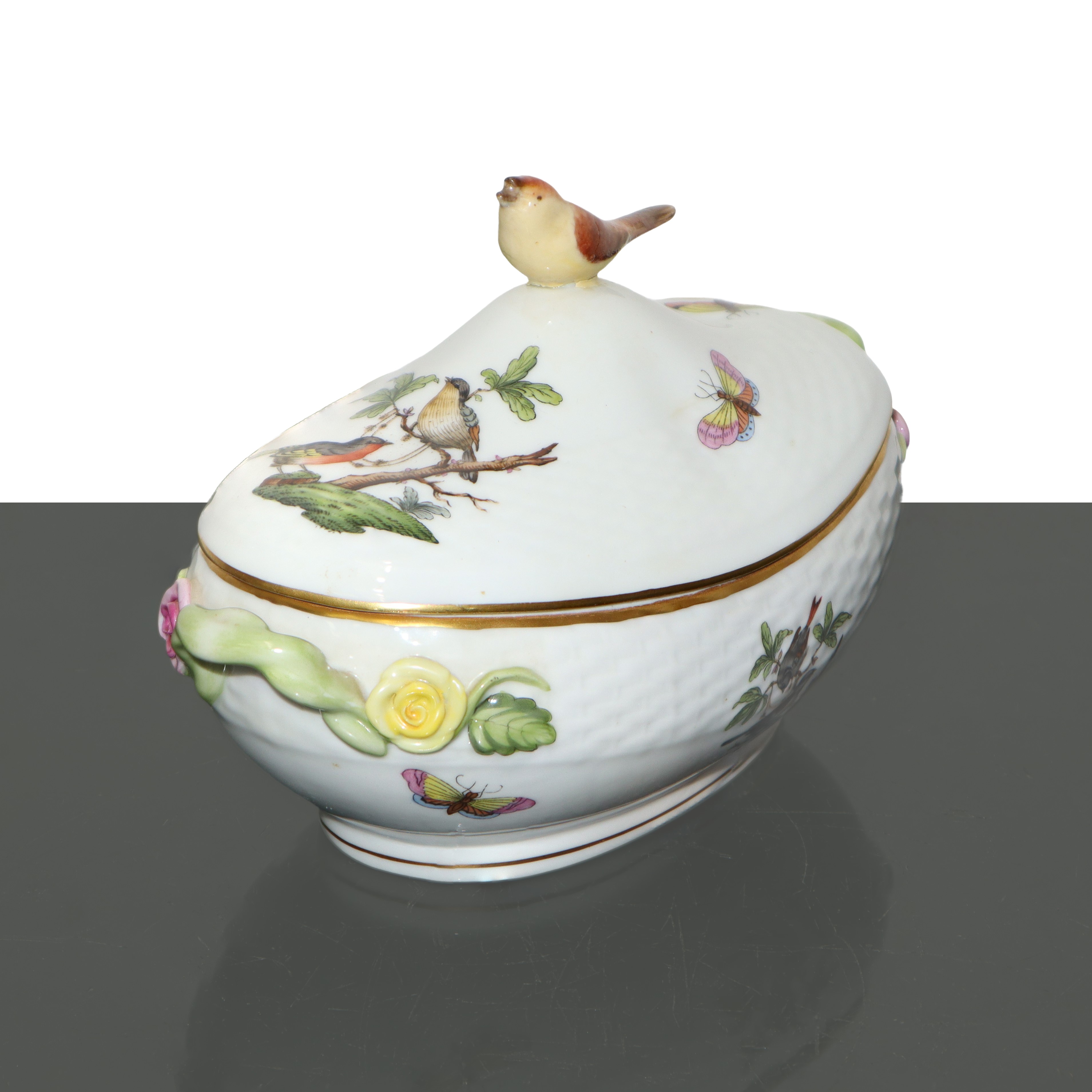 Portacioccolattini in porcellana bianca Herend serie Rothschild, con presa a guisa di uccellino