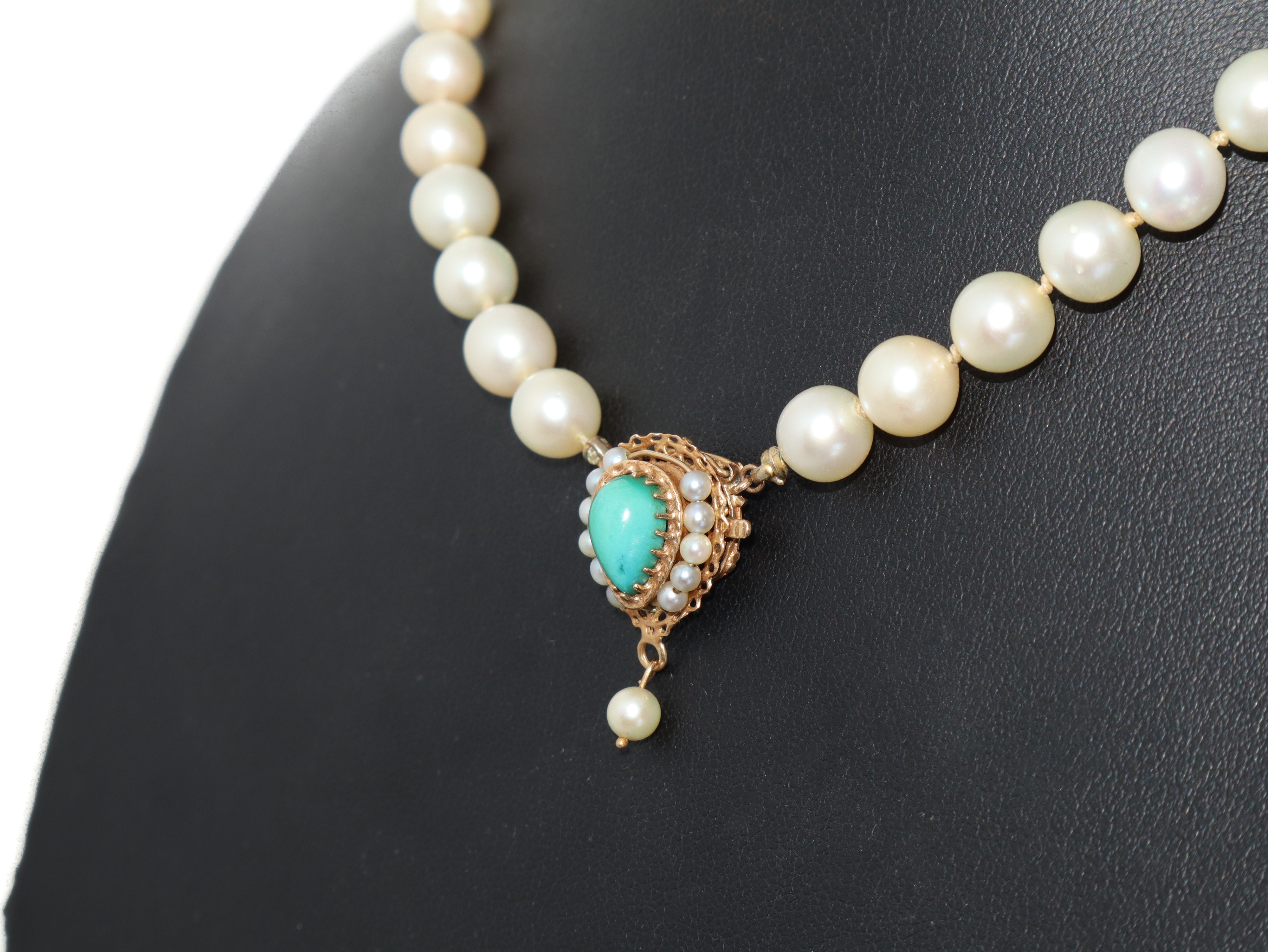 Collana di perle coltivate con chiusura in oro 14 kt, lunghezza cm 40