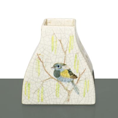 Vaso da muro in ceramica con uccellino policromo sul fronte