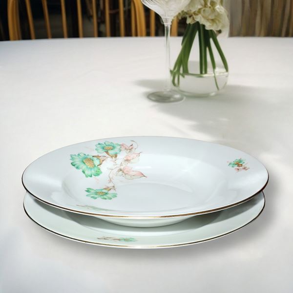 Servizio di piatti da 12 in porcellana Czechoslovakia decorato con motivi floreali