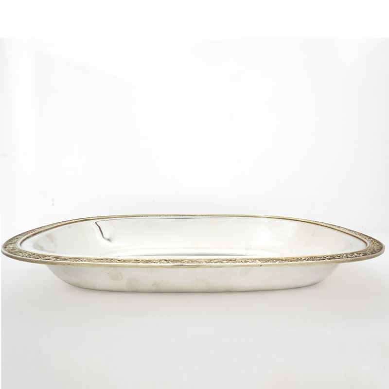 Piatto da portata silver plated con bordo lavorato a sbalzo dorato