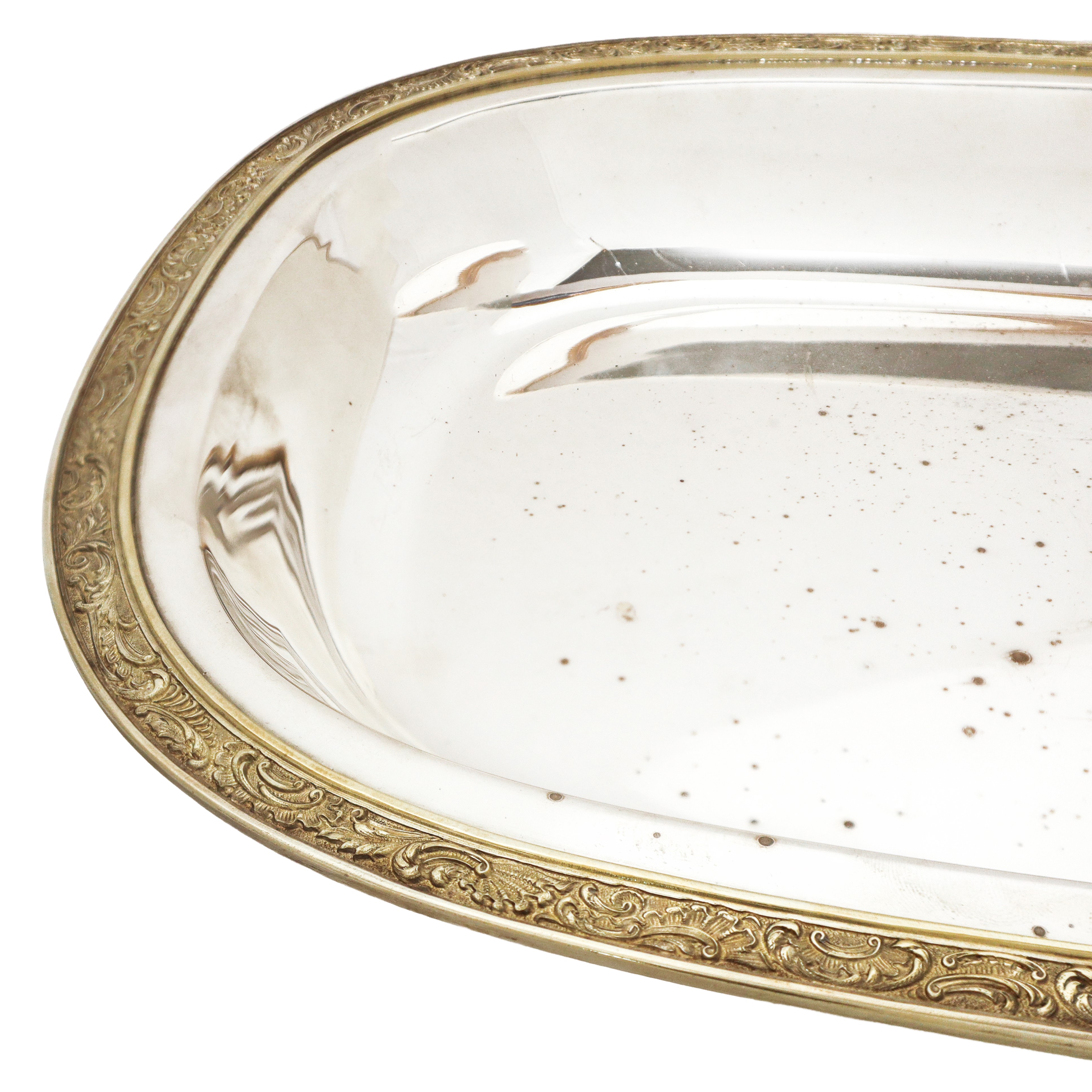 Piatto da portata silver plated con bordo lavorato a sbalzo dorato