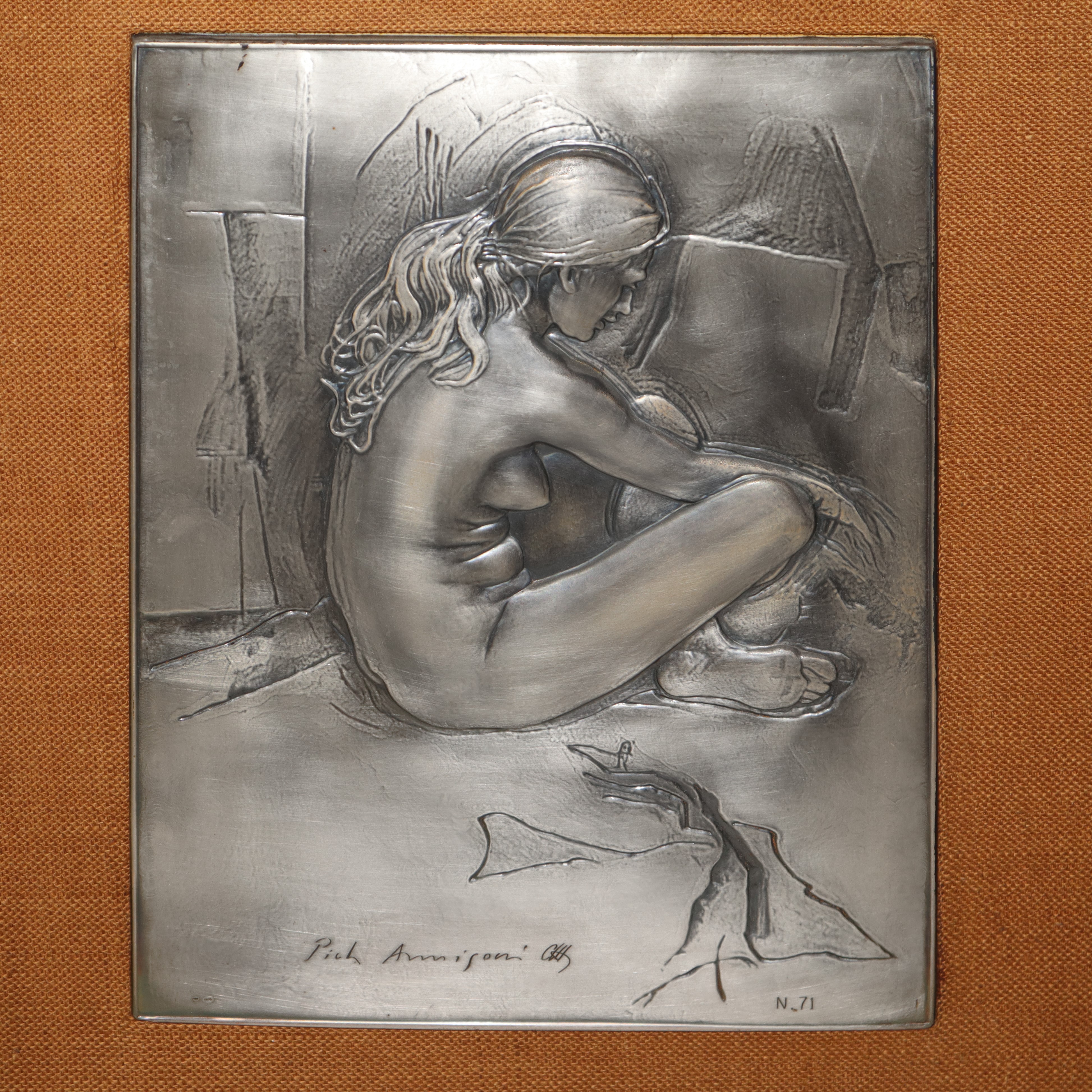 Modella in riposo, placca in argento 925