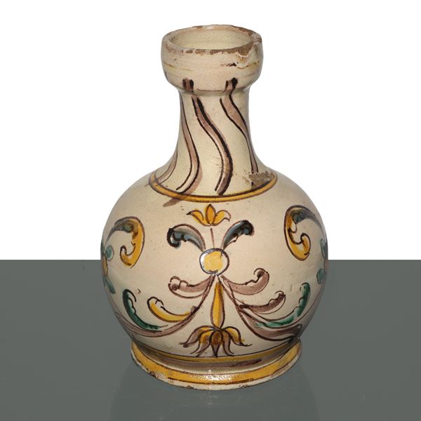 Vaso a bottiglia in maiolica di Caltagirone