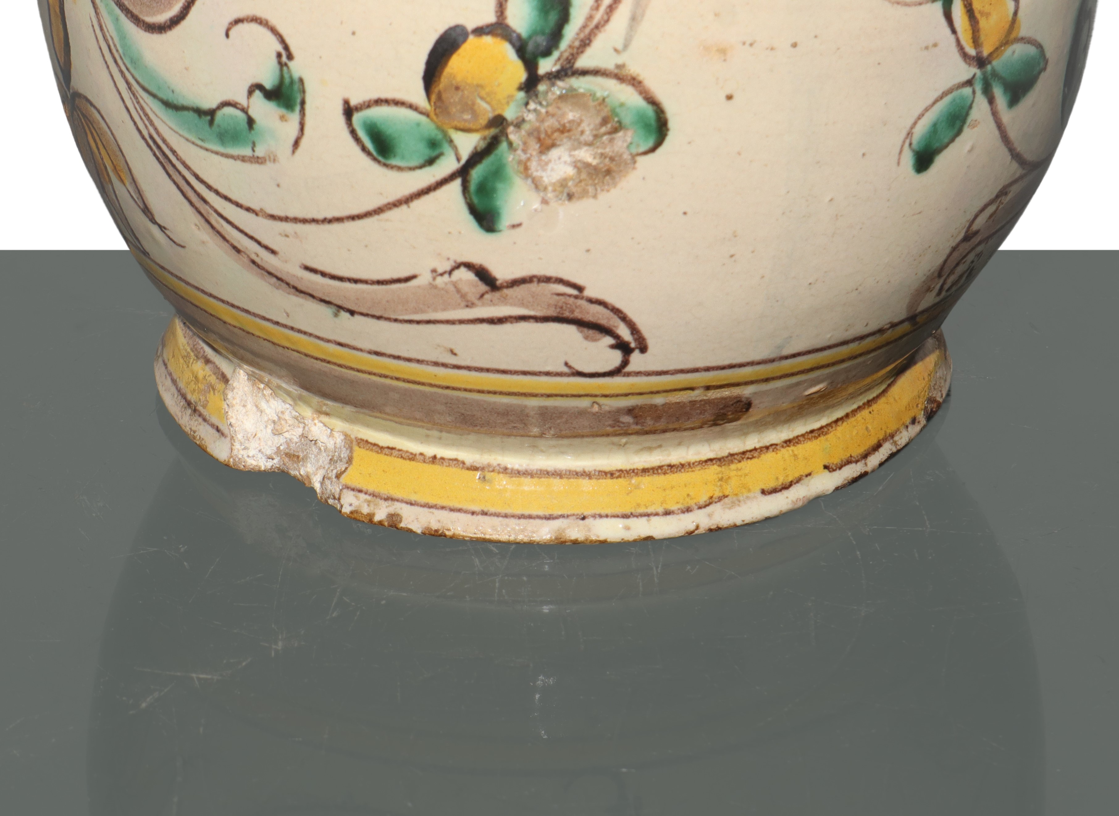 Vaso a bottiglia in maiolica di Caltagirone