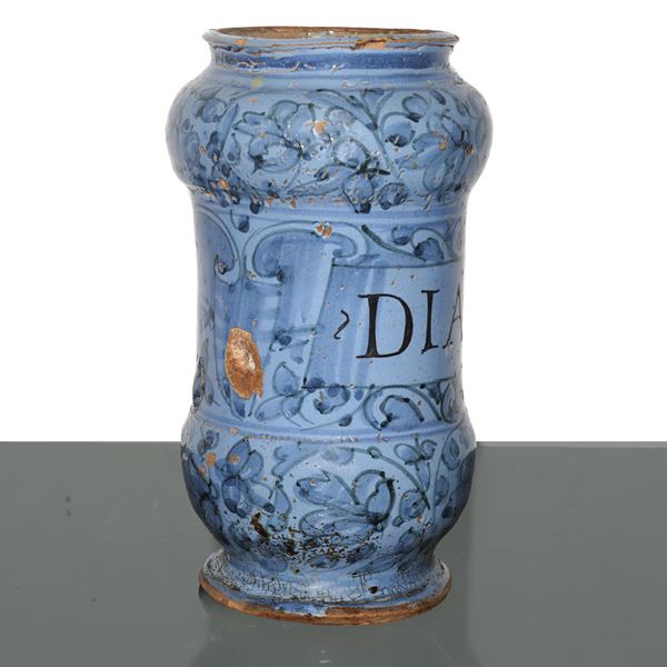 Albarello da farmacia in maiolica con iscrizione centrale diacartamo