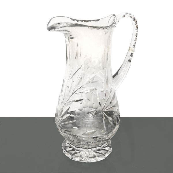 Caraffa in cristallo molato e intagliato a motivi floreali