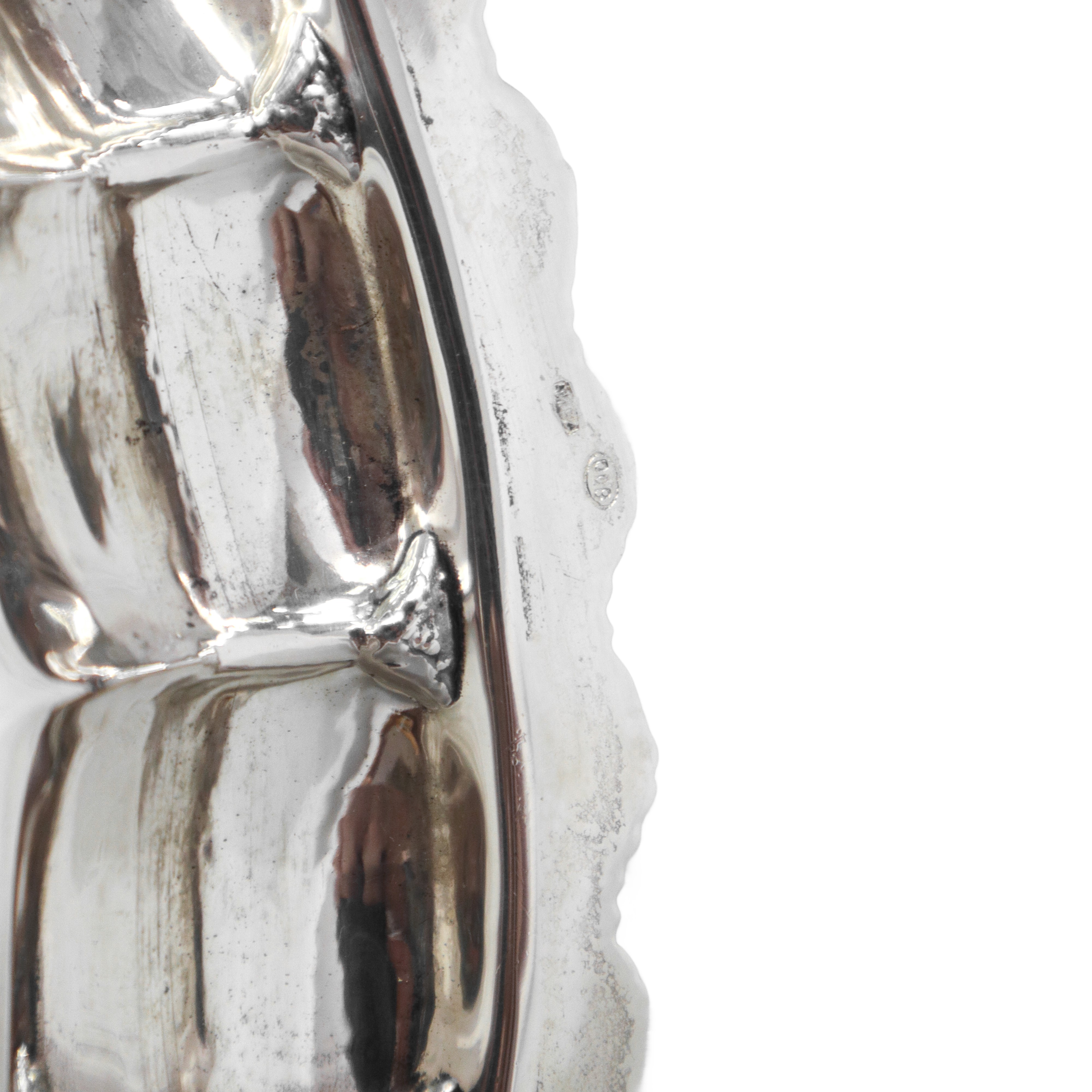 Ciotola rotonda in argento 800 con bordo decorato da conchiglie