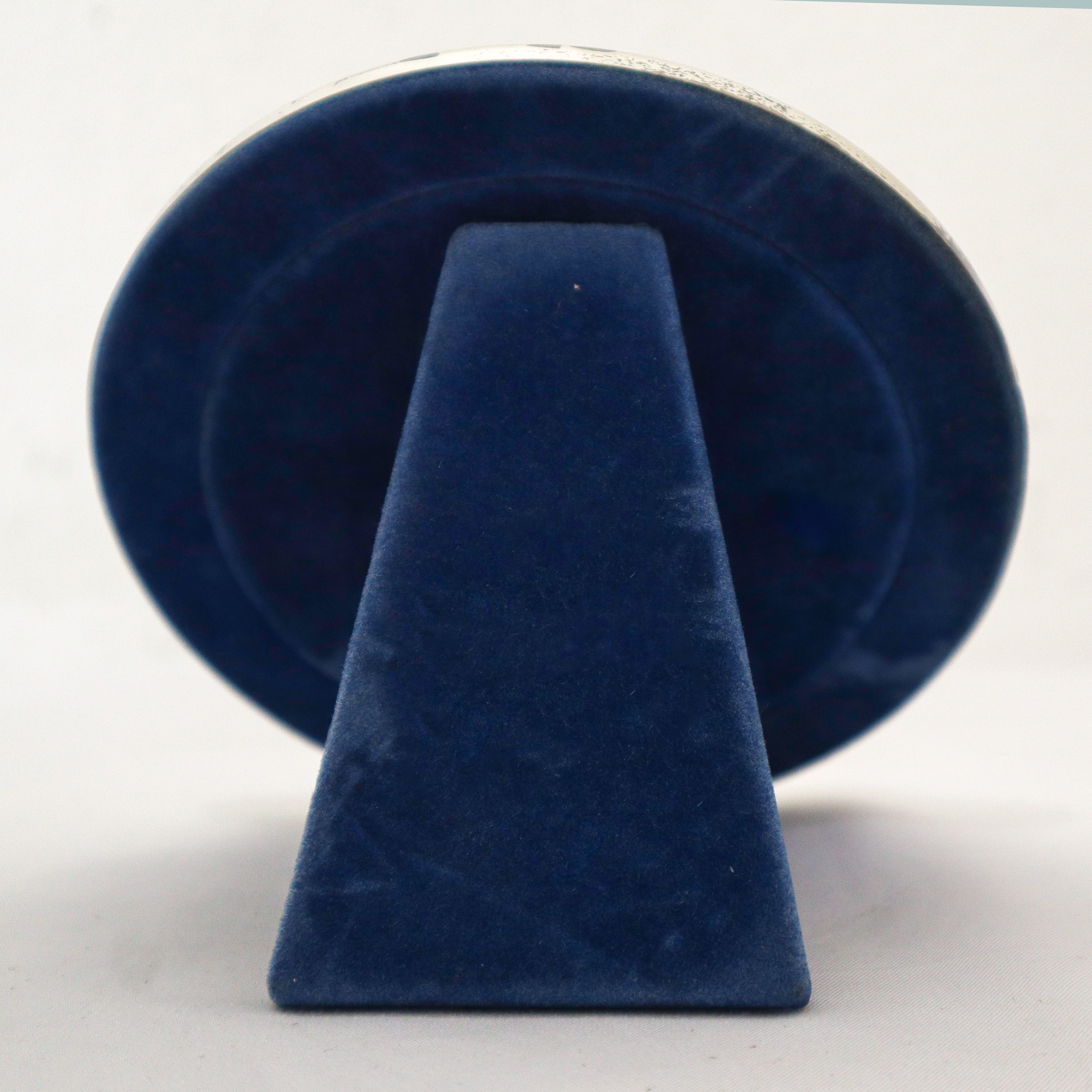 Cornice portafoto rotonda in lamina d'argento con vano portafoto quadrato