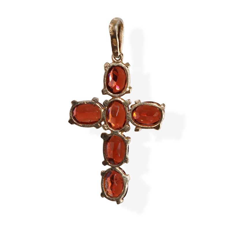 Croce in oro giallo 750 con granati