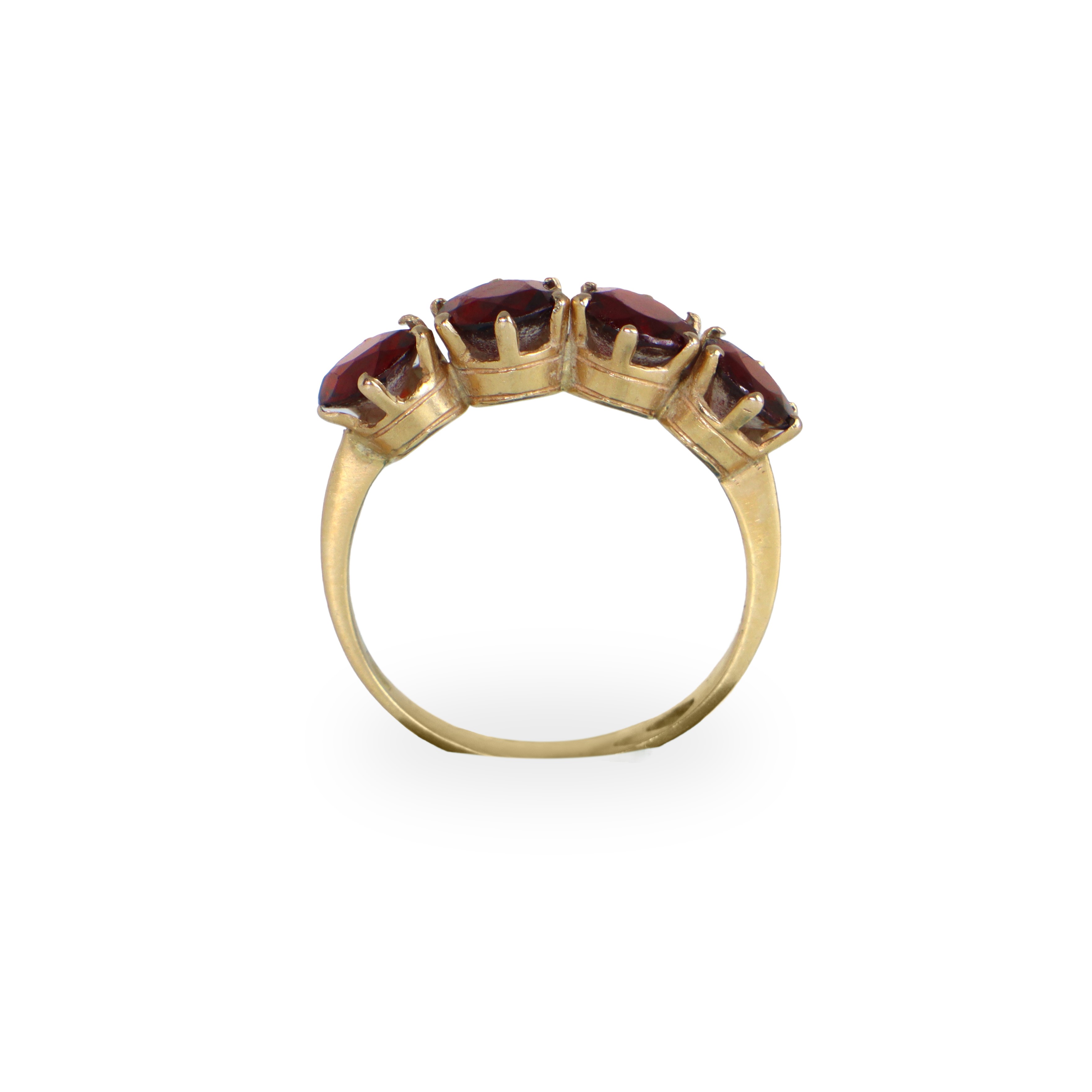 Anello in oro giallo 750 con granati