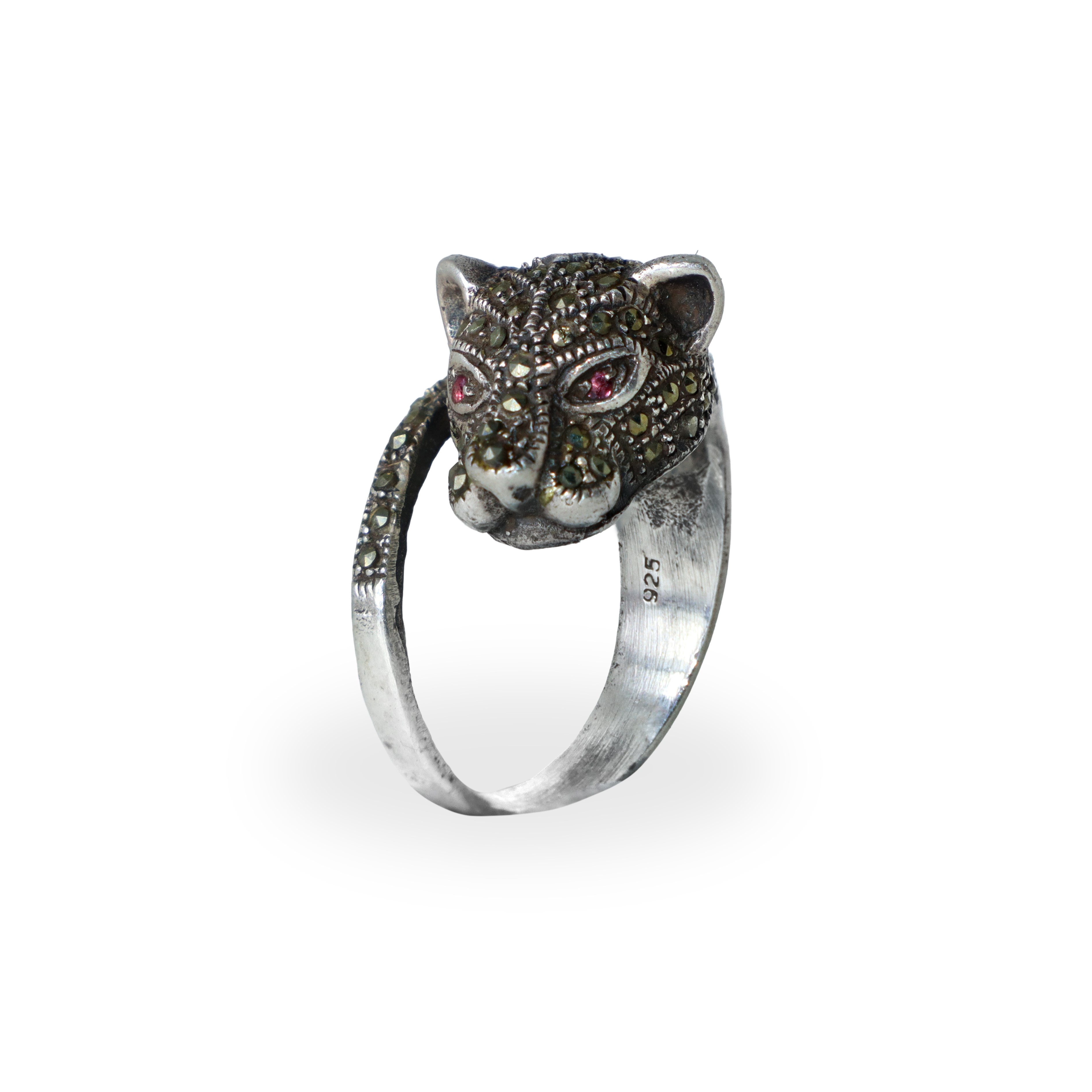 Anello in argento 925 a guisa di pantera stile Cartier con scaglie di brillanti e rubini