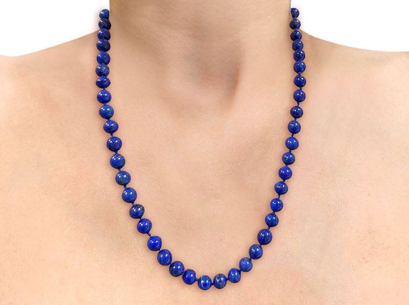 Collana di perle di lapislazzuli con chiusura in oro giallo 750