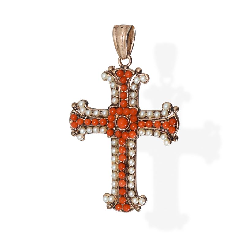 Croce in argento 925 con coralli e perline.