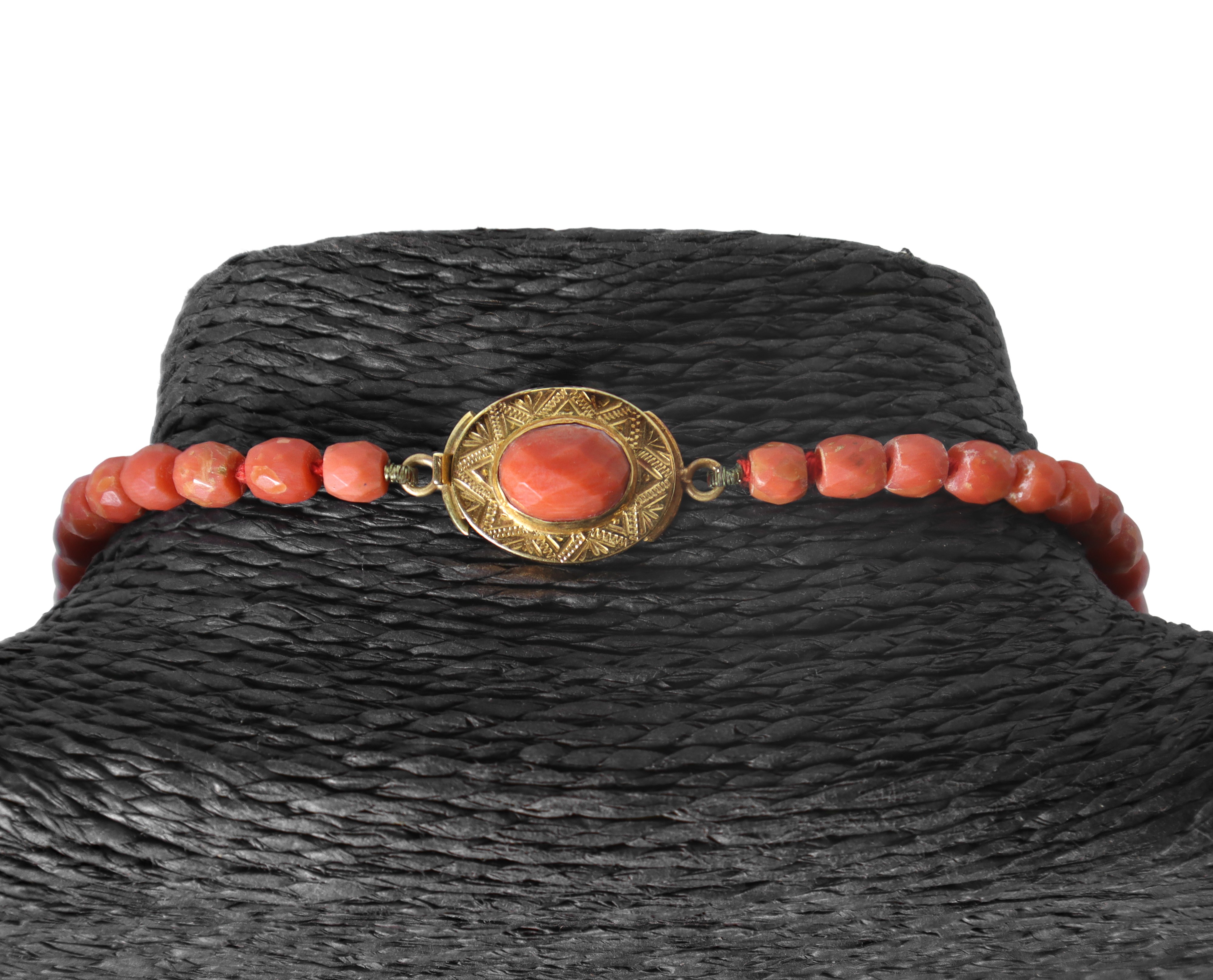 Collana in corallo di Trapani a rondelle sfaccettate a decrescere con susta in oro 750