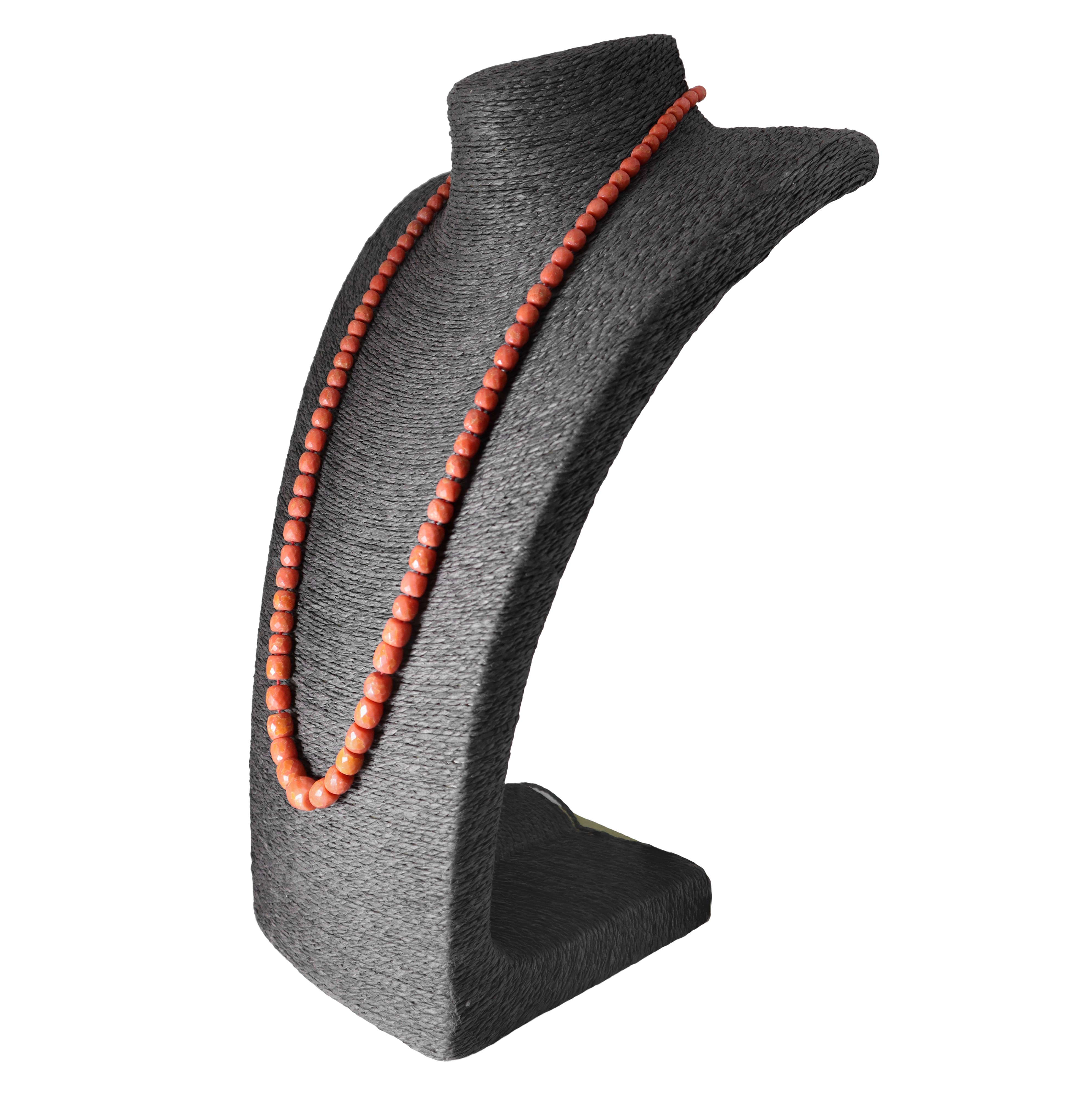 Collana in corallo di Trapani a rondelle sfaccettate a decrescere con susta in oro 750