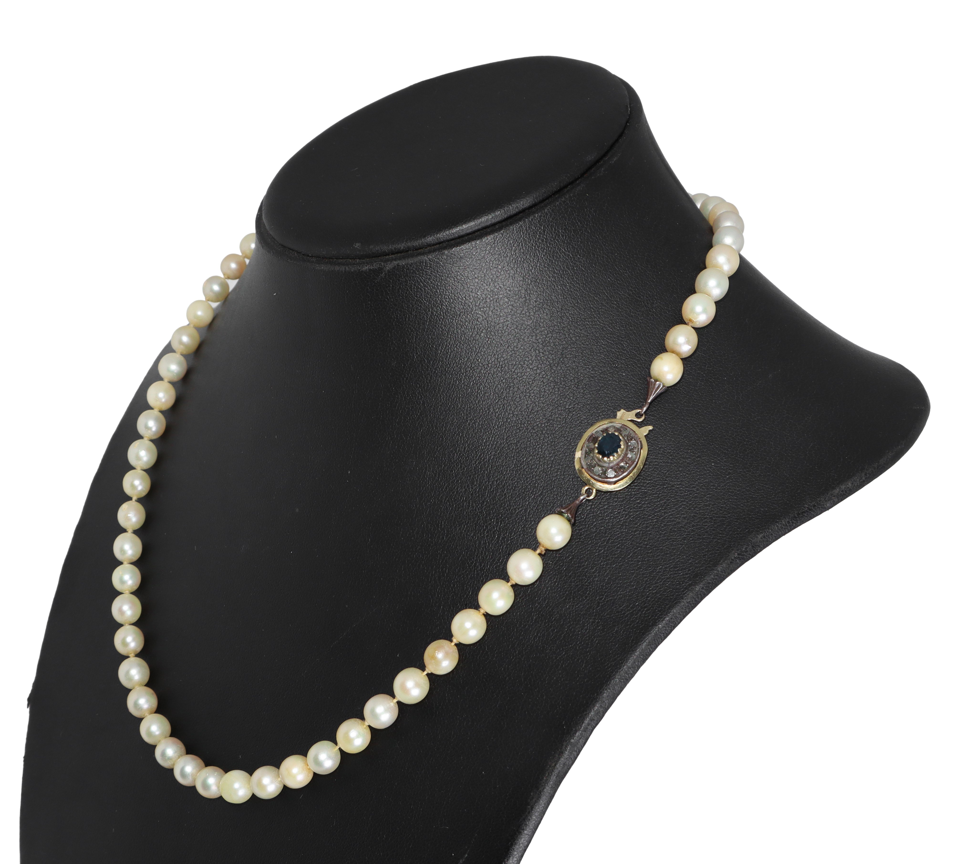 Collana in perle con chiusura in oro giallo 750, lunghezza cm 55