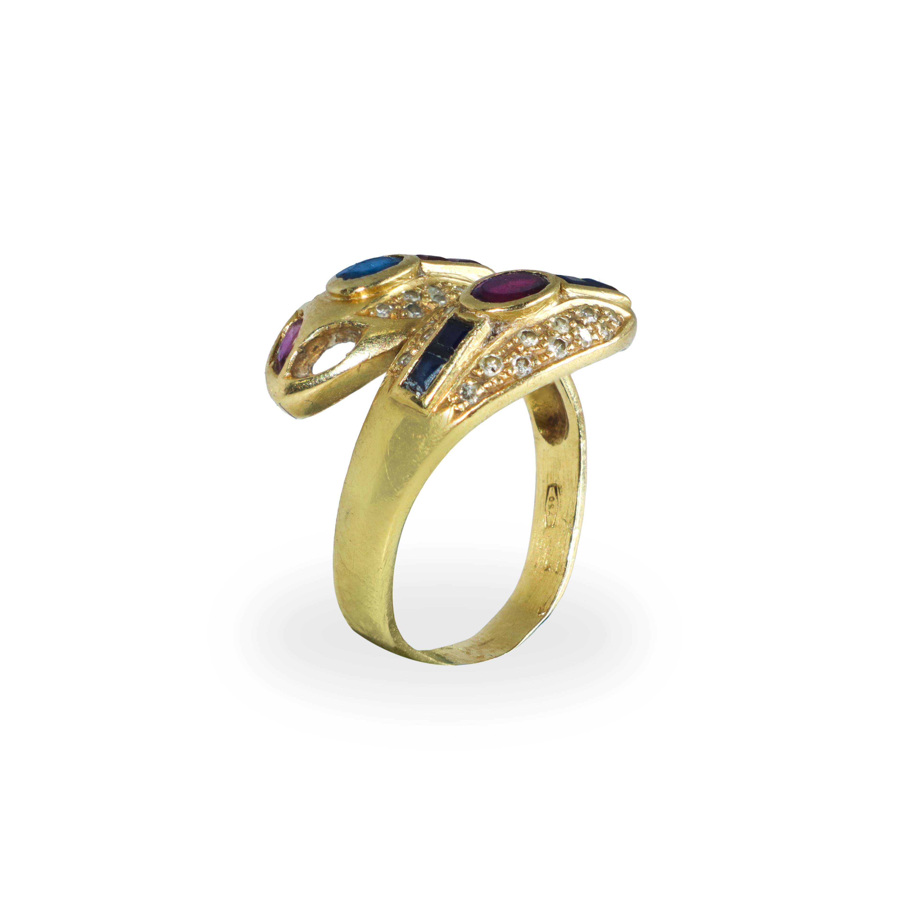 Anello in oro giallo 750 a forma di serpente, decorato con zaffiri, rubini e diamanti