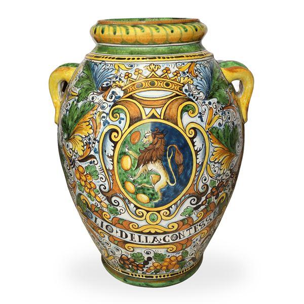Deruta - Large polychrome vase with side handles and coat of arms on the front