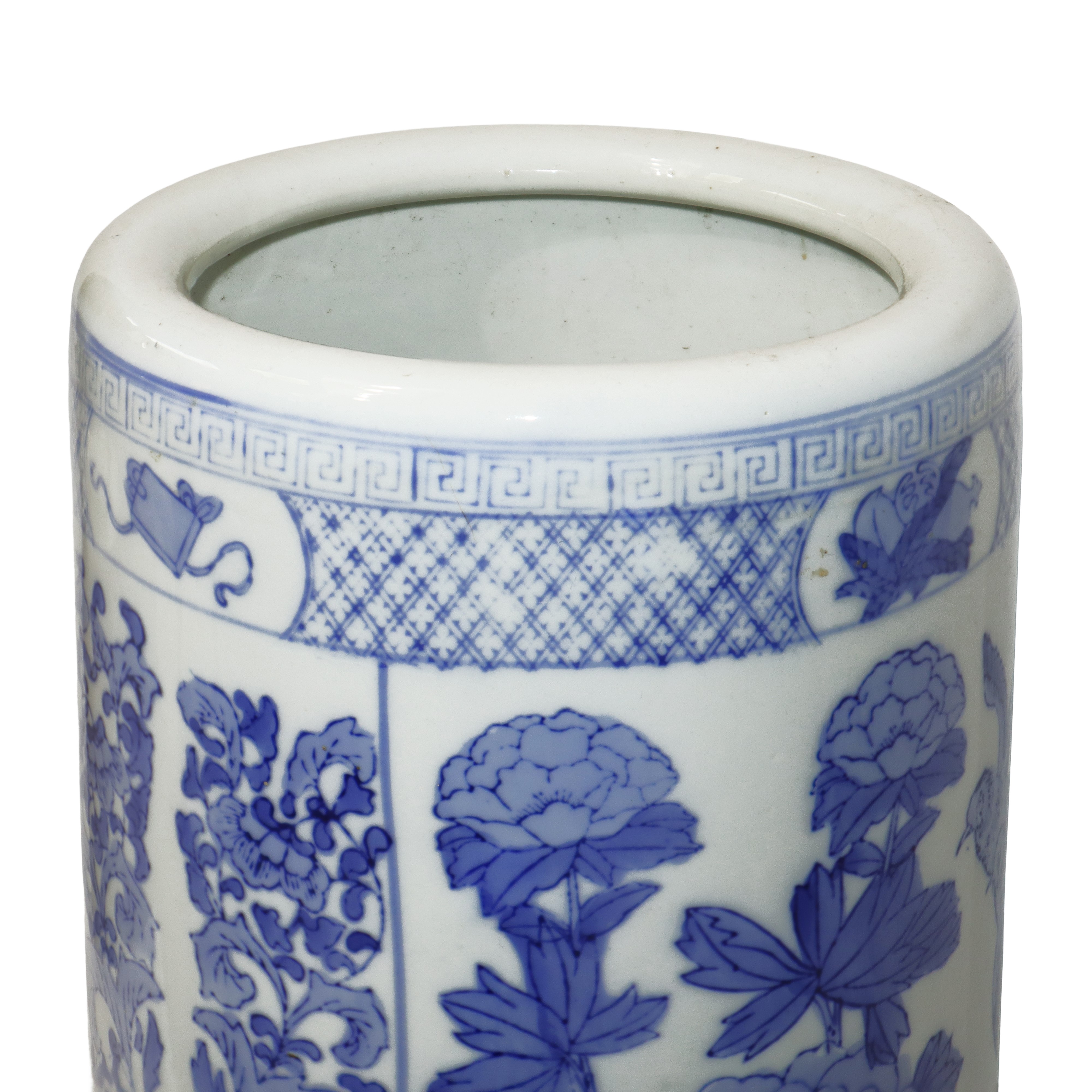 Vaso cinese a cilindro nei toni del blu su bianco