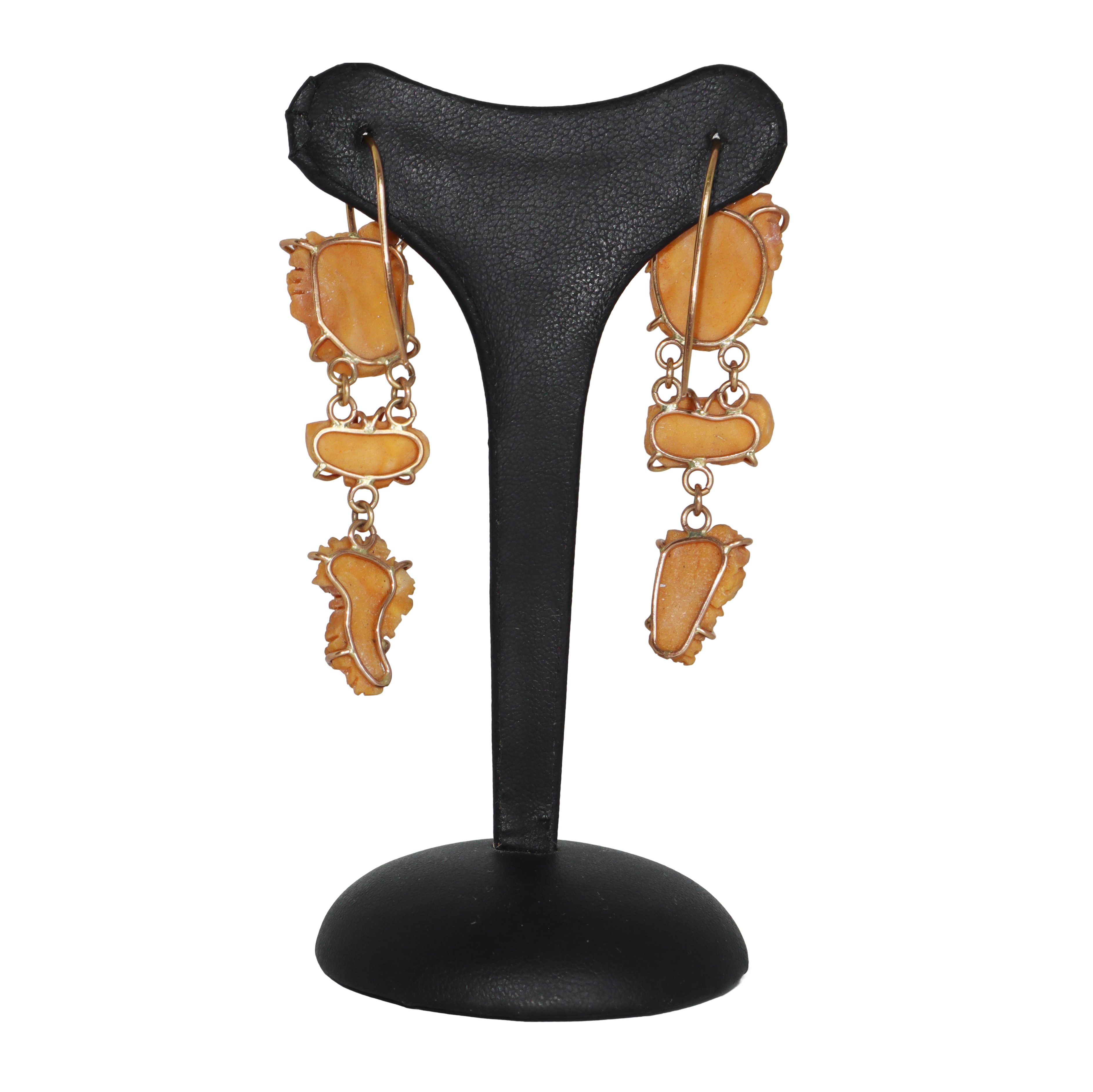 Orecchini in corallo salmone Sciacca antico e oro 375 con sculture di bacco e uva