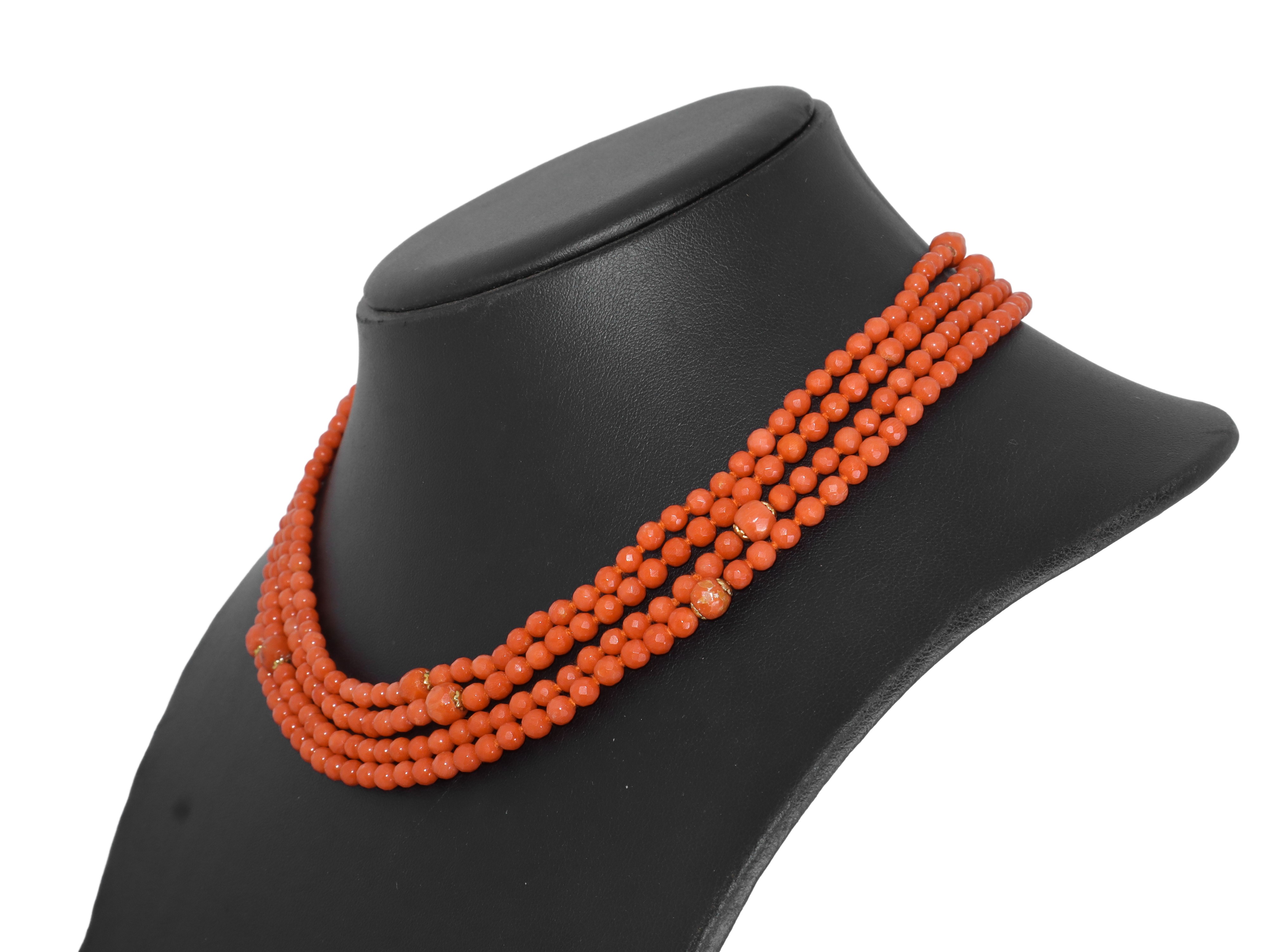 Collana in sfere di corallo mediterraneo sfaccettate con intercalari in oro, lunghezza 188 cm