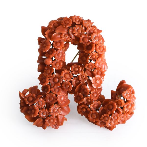 Mediterranean coral brooch with flowers and fruit