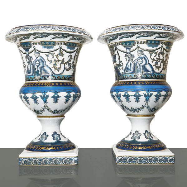 Capodimonte - Pair of Capodimonte vases decorated with neo-Renaissance motifs