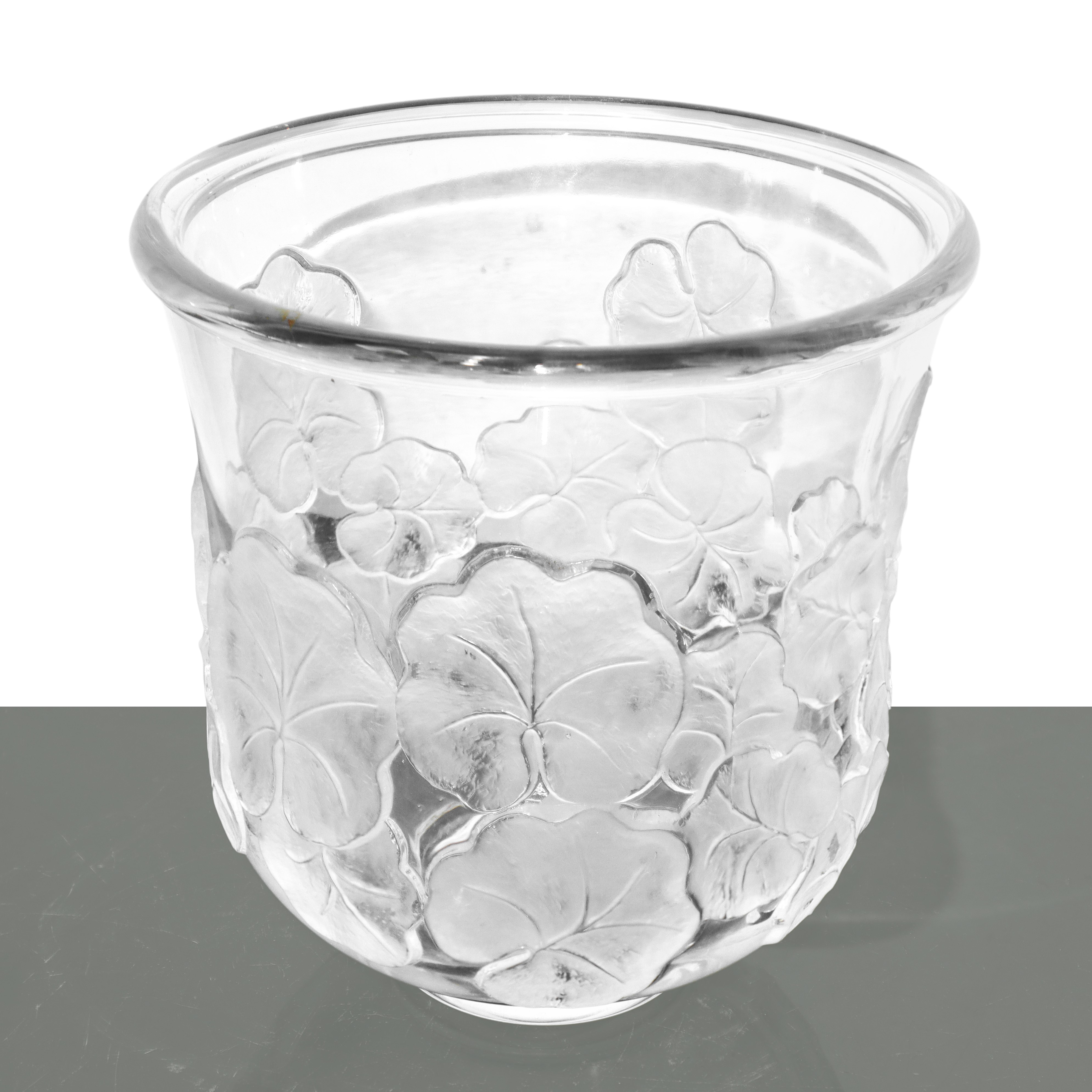 Vaso in cristallo di Censo Hollywood Regency con intaglio Geranio