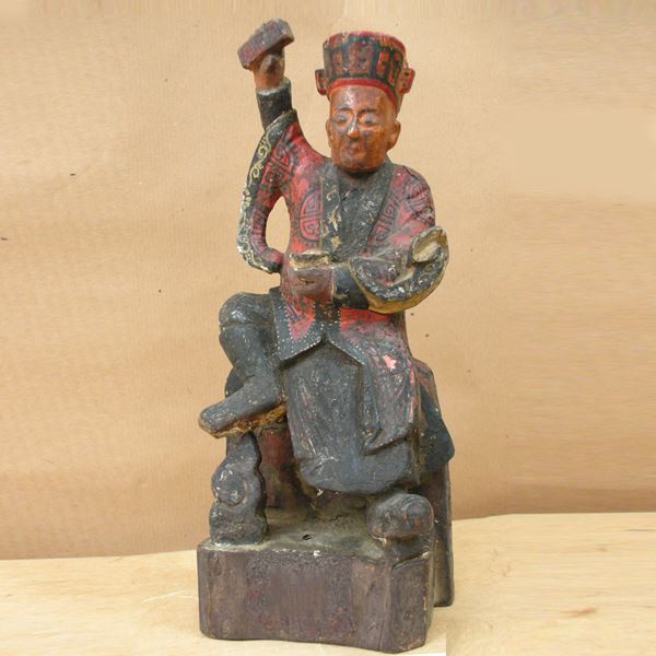 Giudice, scultura in legno