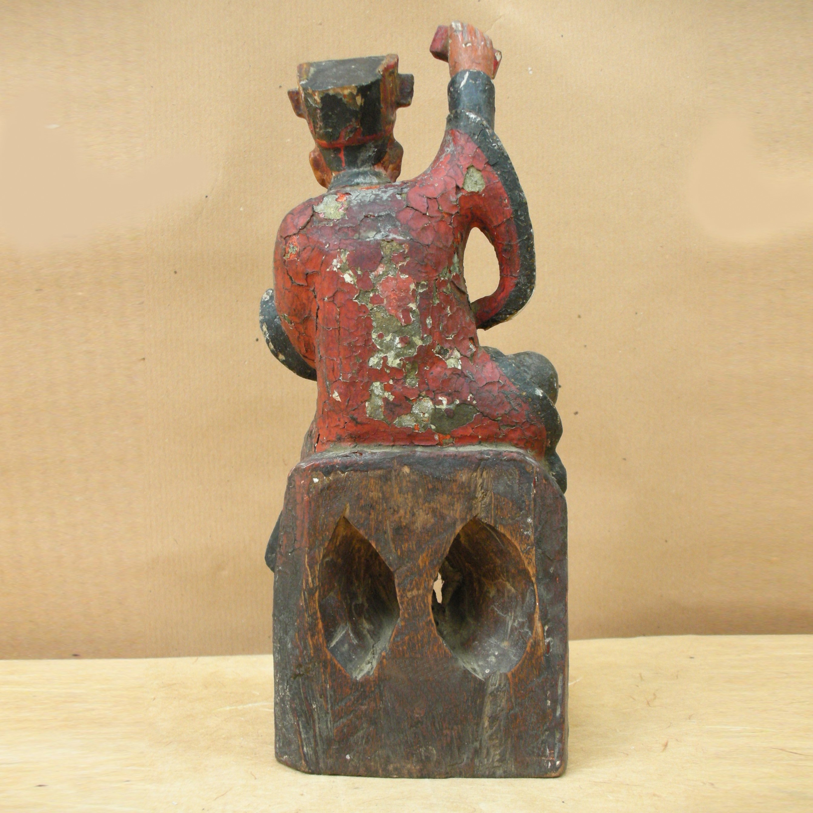 Giudice, scultura in legno