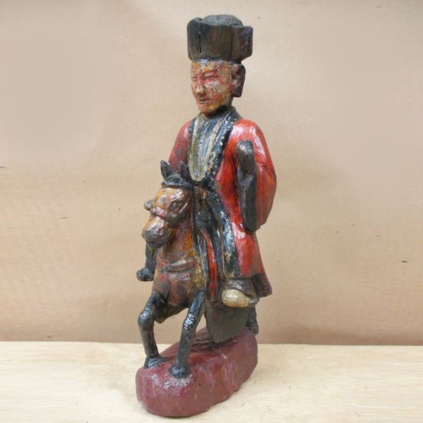 Giudice, scultura in legno