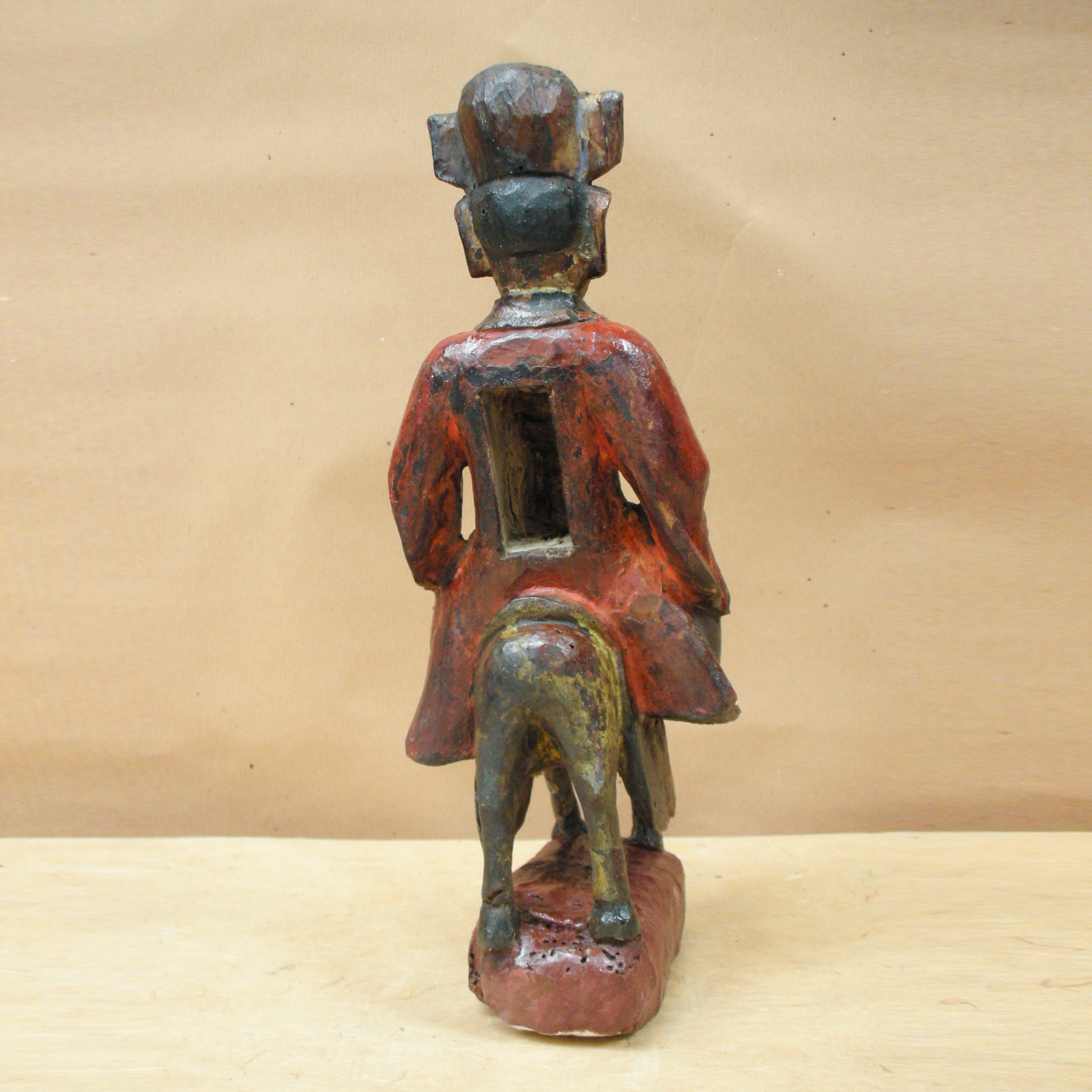 Giudice, scultura in legno