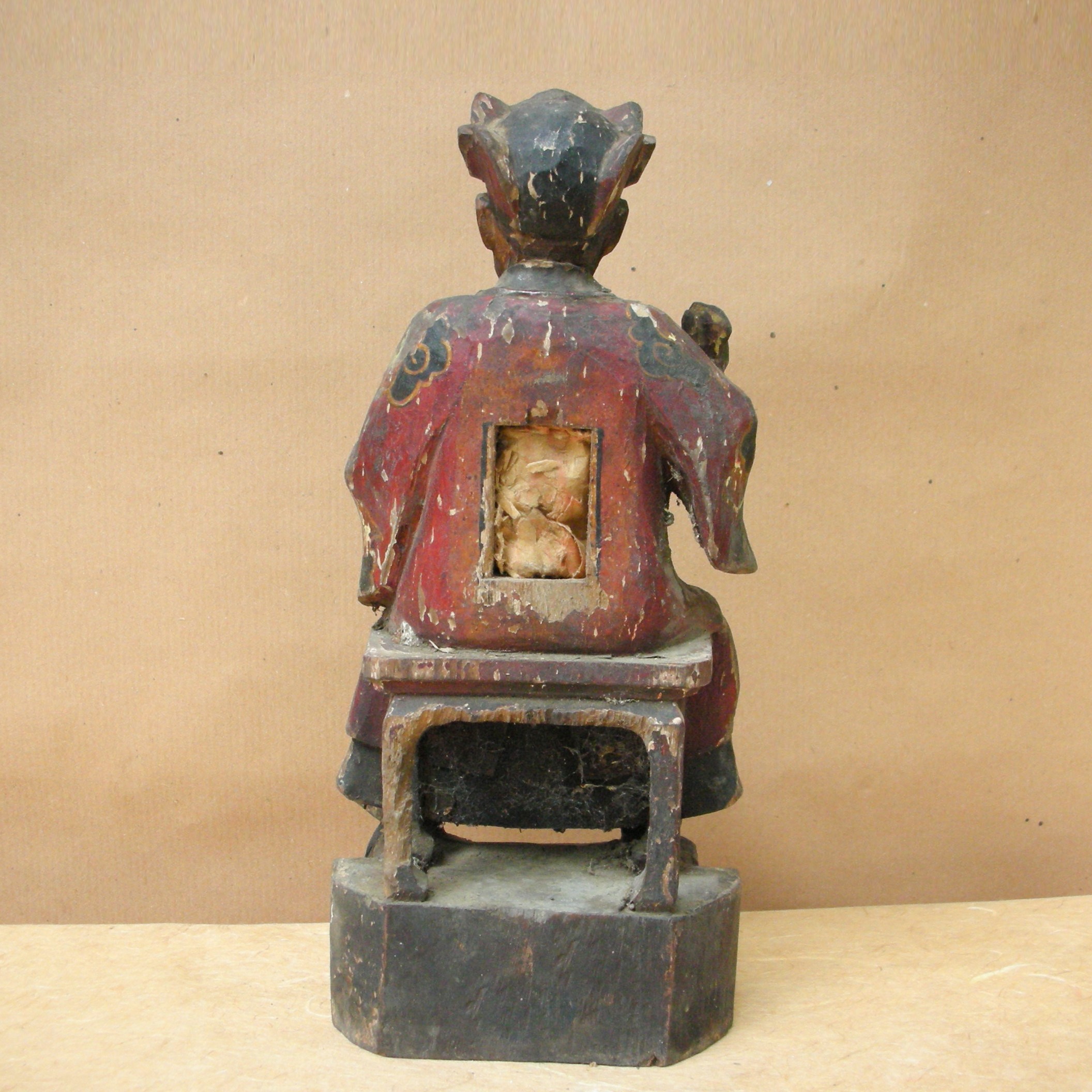 STATUETTA IN LEGNO DI GIUDICE