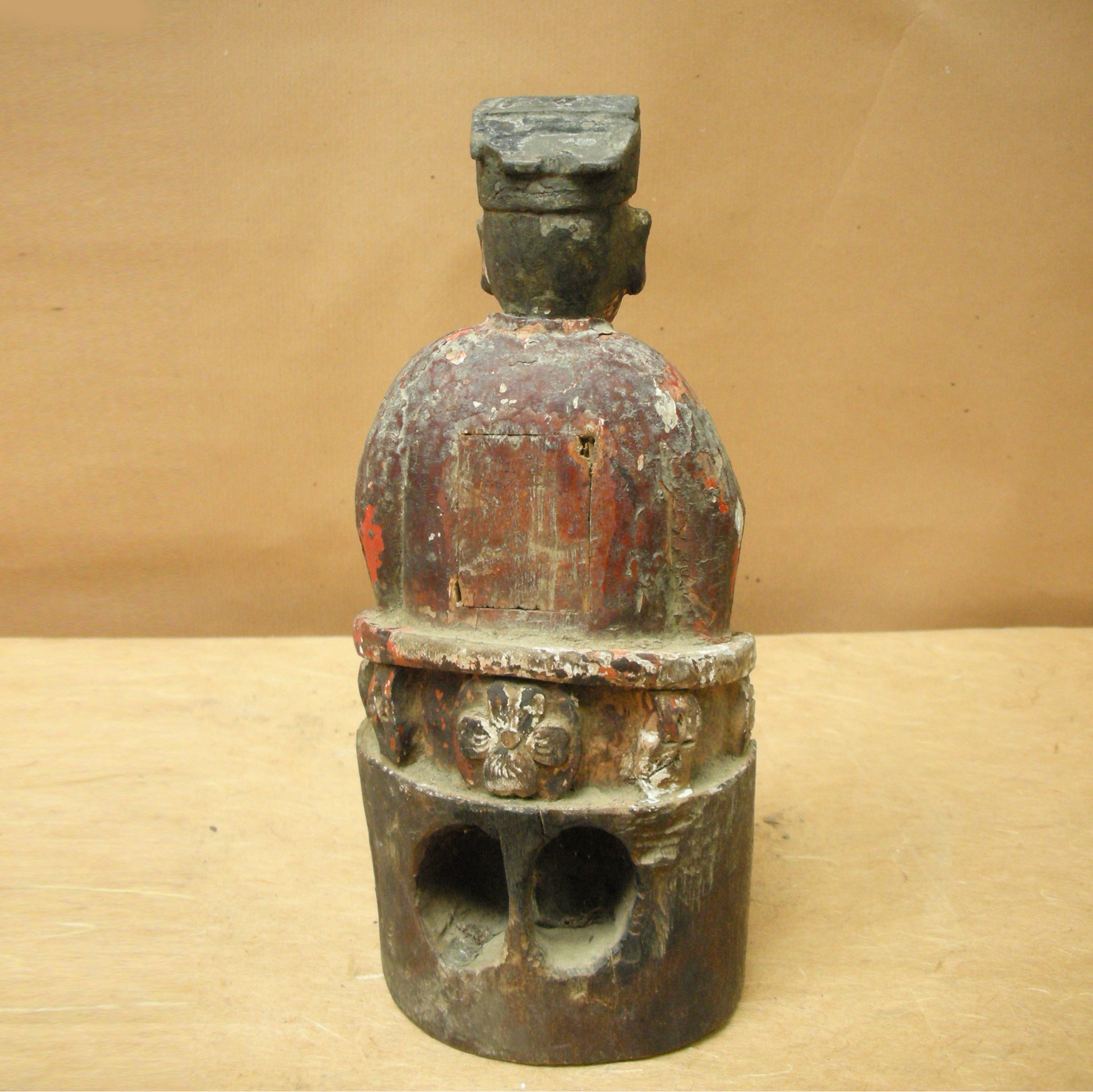 Figura in legno di Saggio